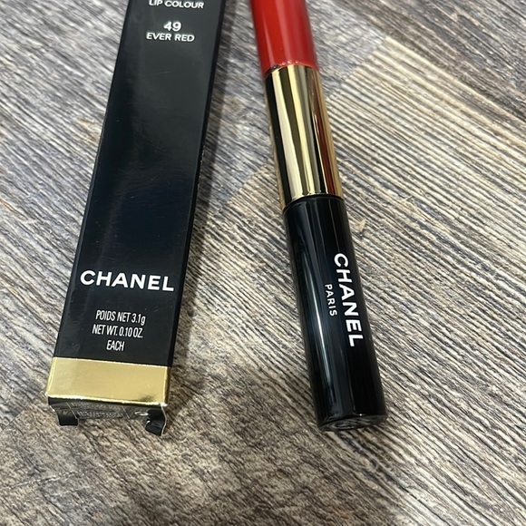 Chanel long lasting lip gloss - Picture 4 of 5